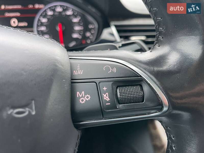 Седан Audi A8 2015 в Киеве