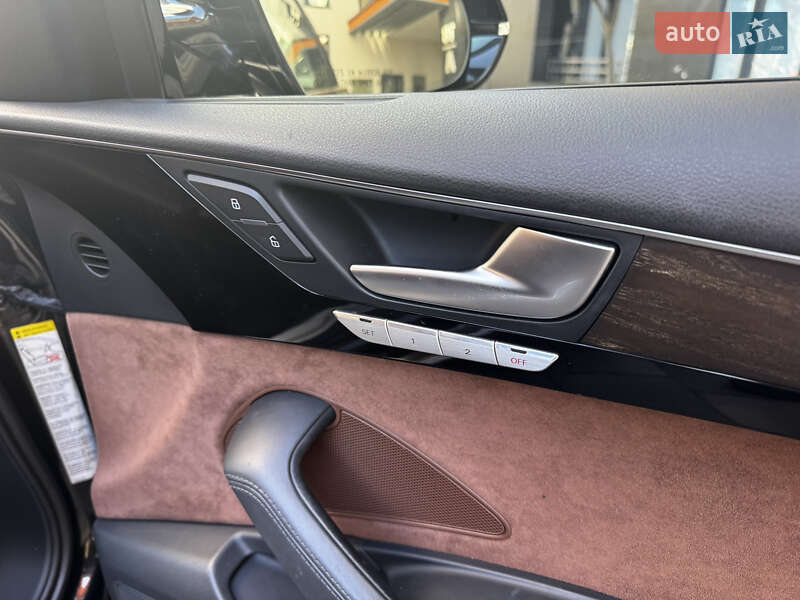 Седан Audi A8 2015 в Києві