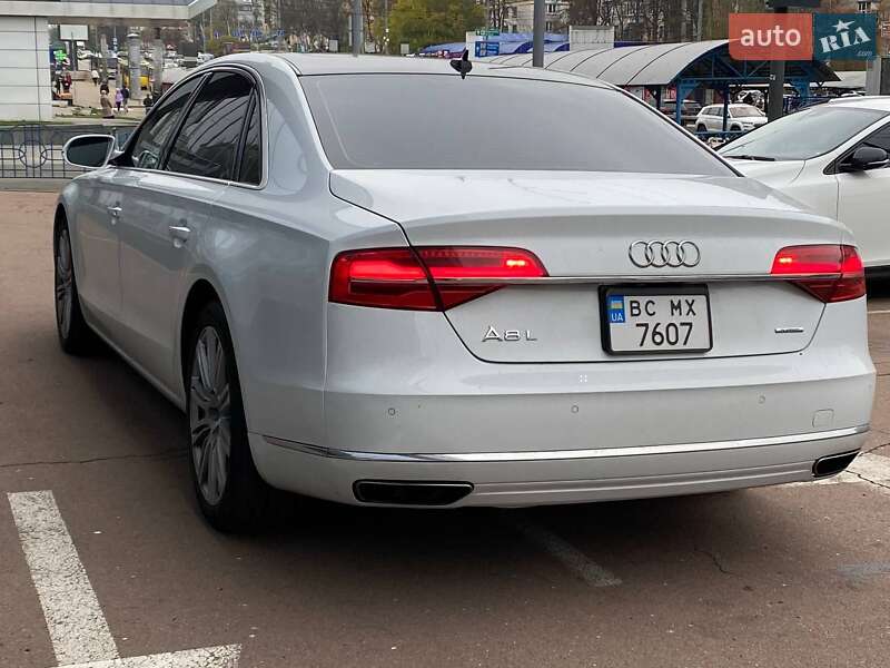 Седан Audi A8 2015 в Киеве