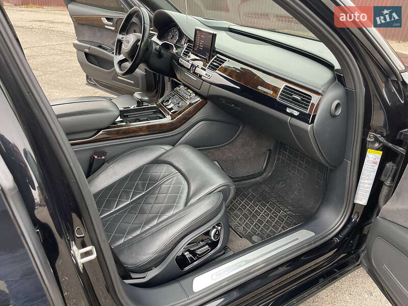 Седан Audi A8 2015 в Киеве