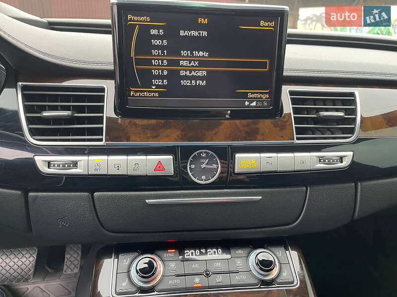 Седан Audi A8 2015 в Киеве