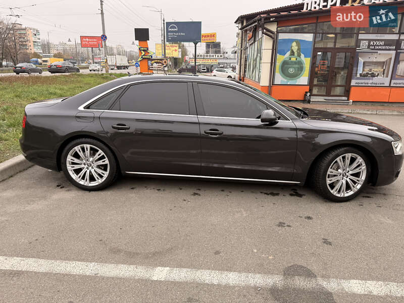 Седан Audi A8 2012 в Киеве