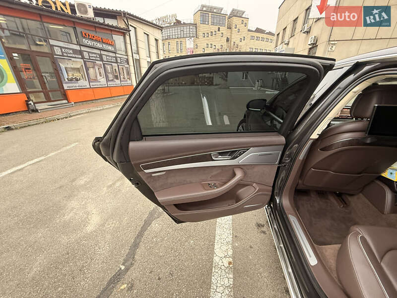 Седан Audi A8 2012 в Киеве