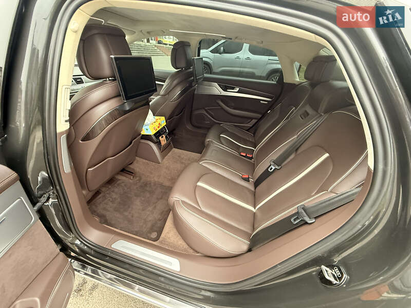 Седан Audi A8 2012 в Киеве