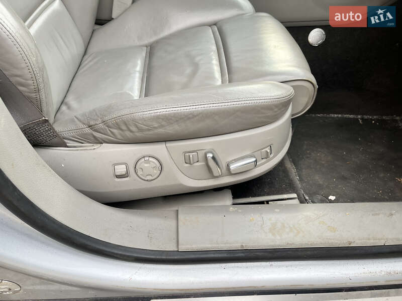 Седан Audi A8 2003 в Харкові