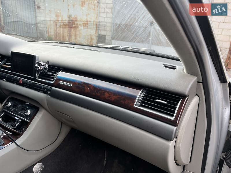 Седан Audi A8 2003 в Харкові