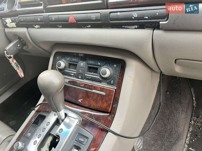 Седан Audi A8 2003 в Харкові