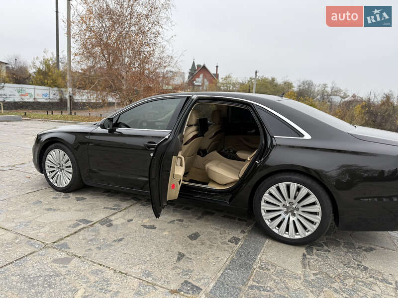 Седан Audi A8 2013 в Киеве
