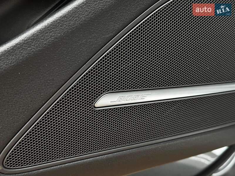 Седан Audi A8 2016 в Києві