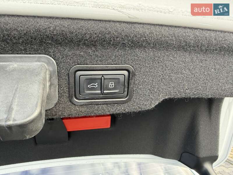Седан Audi A8 2016 в Львові фото 27 Седан Audi A8 2016 в Львові