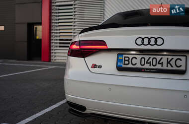 Седан Audi A8 2014 в Львове