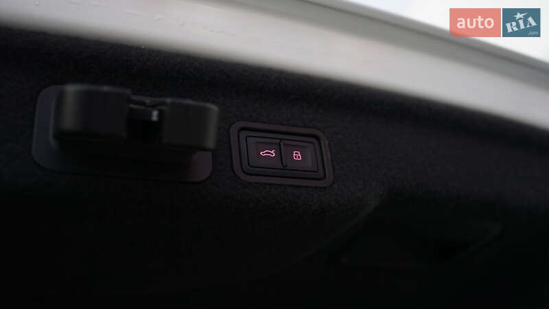 Седан Audi A8 2014 в Львові фото 29 Седан Audi A8 2014 в Львові
