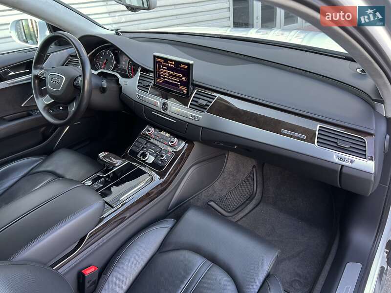 Седан Audi A8 2011 в Києві