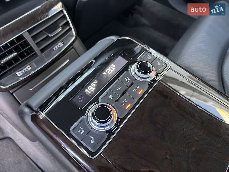 Седан Audi A8 2011 в Києві