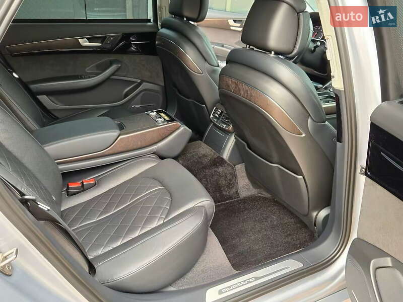 Седан Audi A8 2017 в Києві