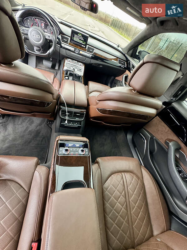 Седан Audi A8 2014 в Рівному