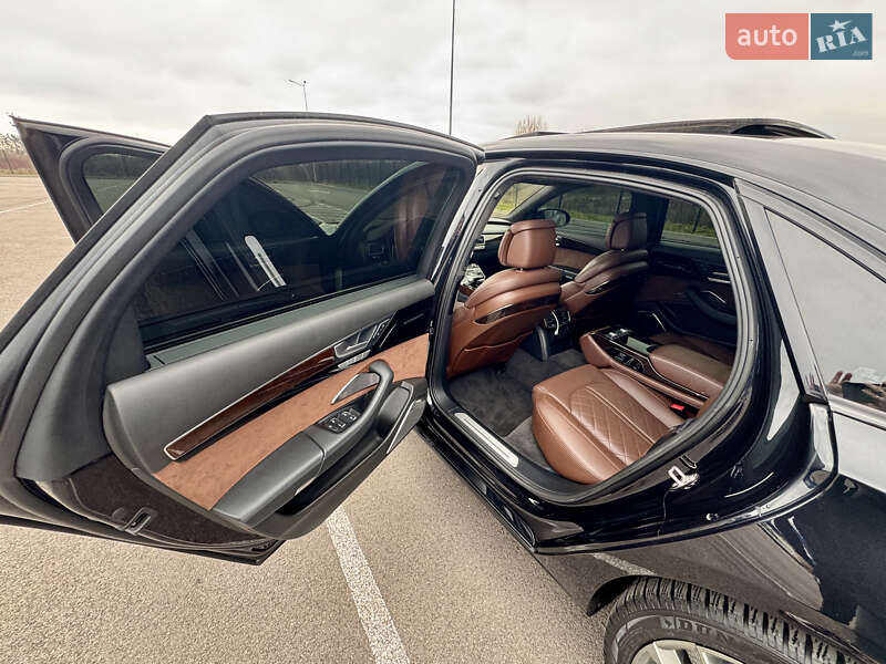 Седан Audi A8 2014 в Рівному