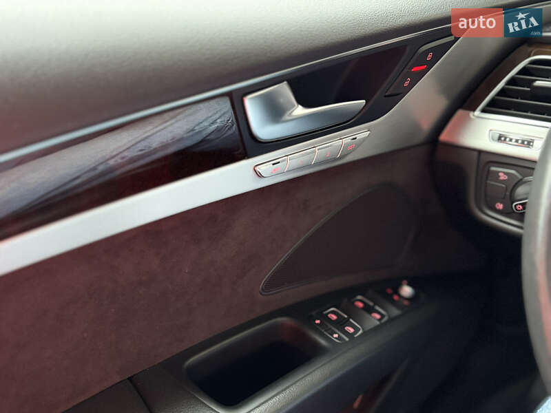 Седан Audi A8 2015 в Киеве