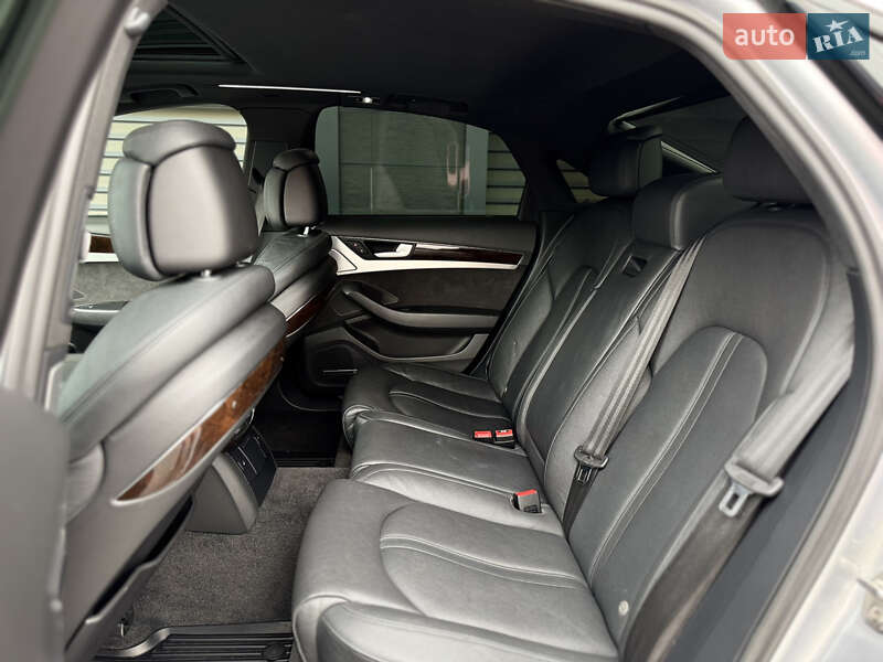 Седан Audi A8 2015 в Киеве