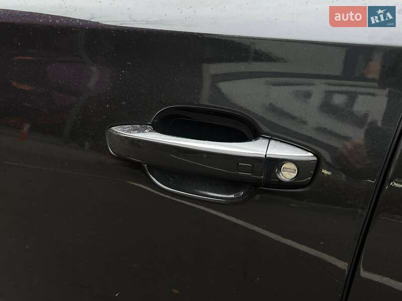 Седан Audi A8 2012 в Києві