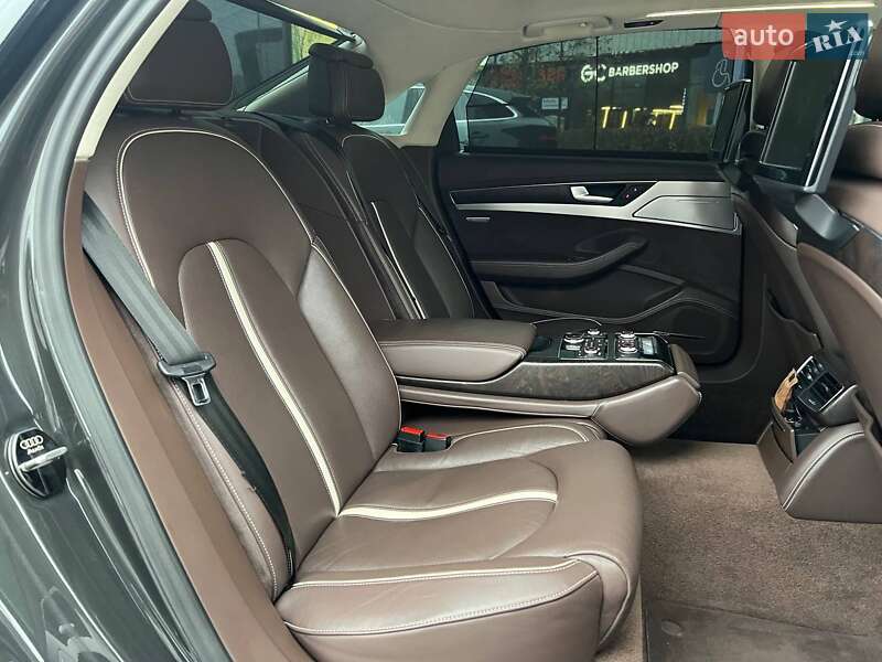 Седан Audi A8 2012 в Києві