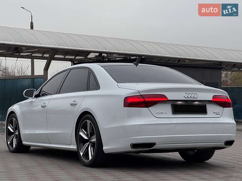 Седан Audi A8 2017 в Запорожье
