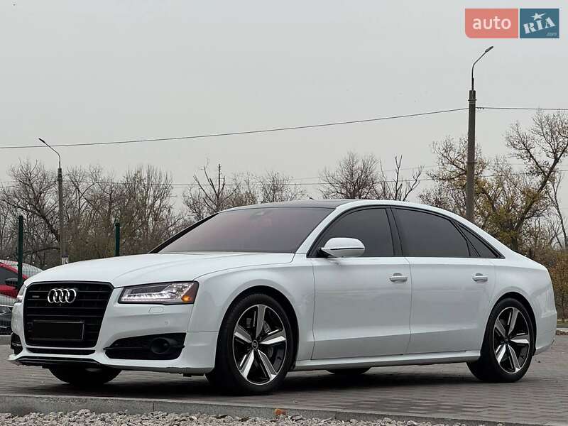 Седан Audi A8 2017 в Запорожье