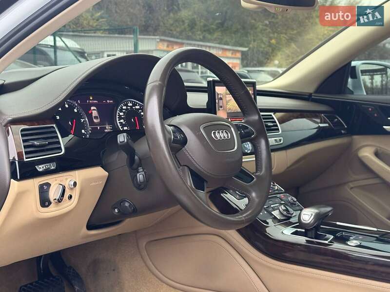 Седан Audi A8 2017 в Запорожье
