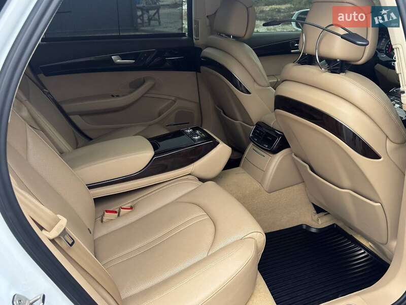 Седан Audi A8 2017 в Запорожье