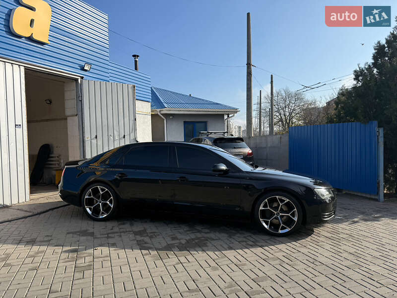 Седан Audi A8 2012 в Николаеве