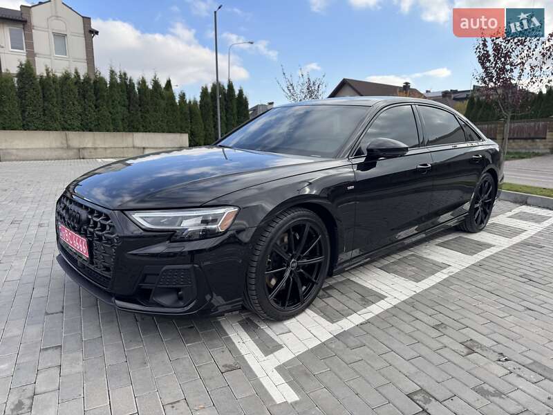 Седан Audi A8 2024 в Ровно