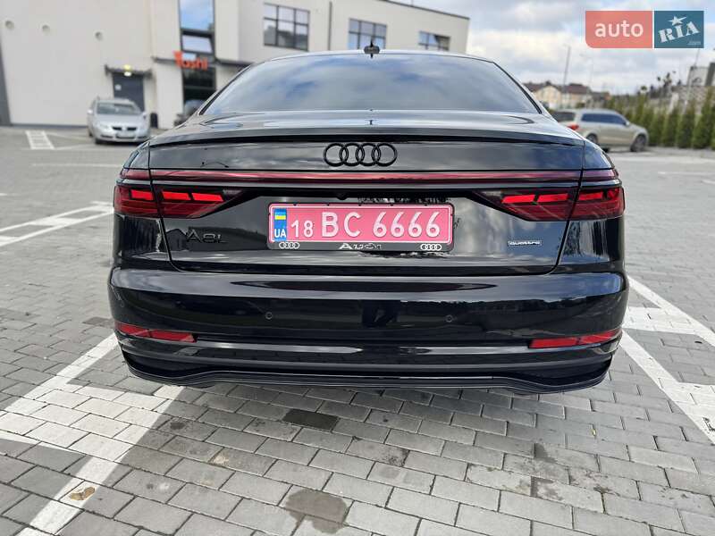 Седан Audi A8 2024 в Ровно