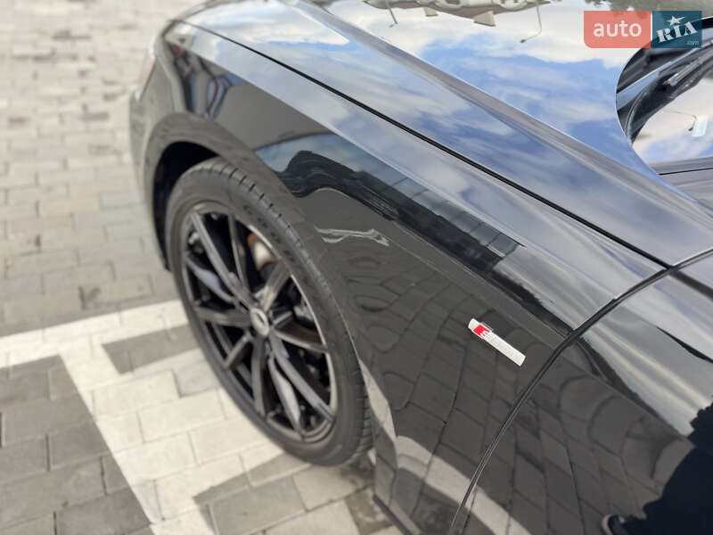 Седан Audi A8 2024 в Ровно