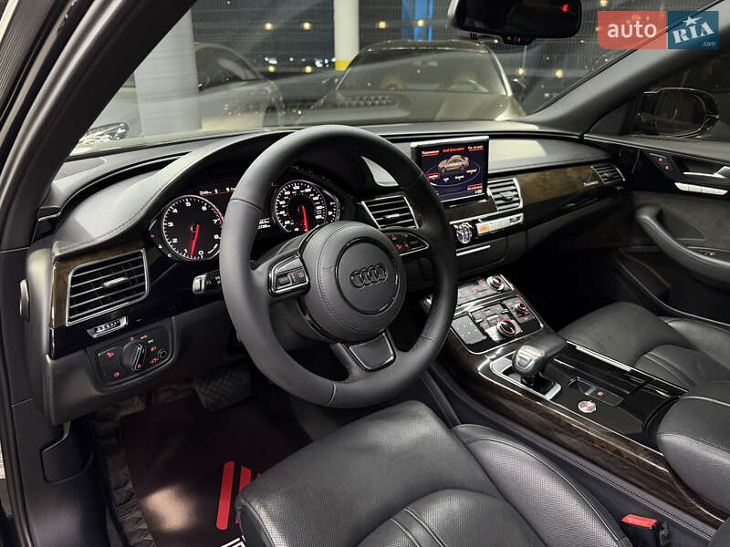 Седан Audi A8 2013 в Одессе