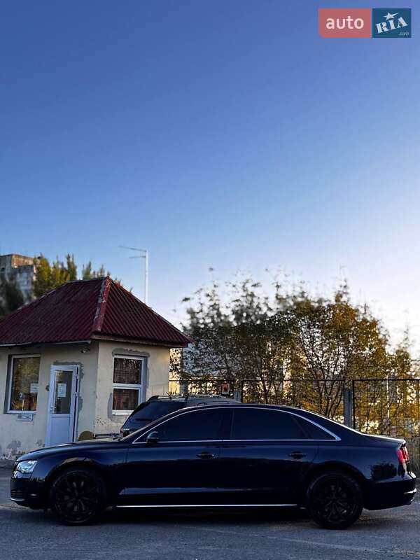 Седан Audi A8 2013 в Киеве