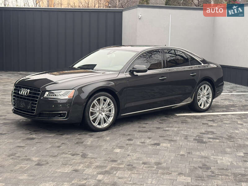 Седан Audi A8 2015 в Костополе