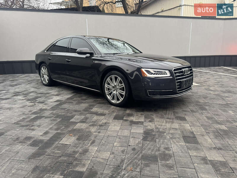 Седан Audi A8 2015 в Костополе