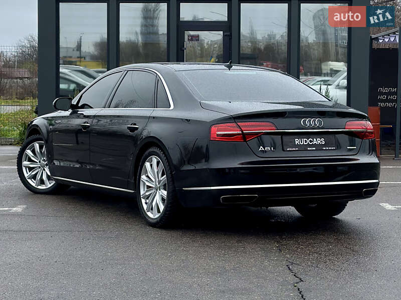 Седан Audi A8 2015 в Кременчуге