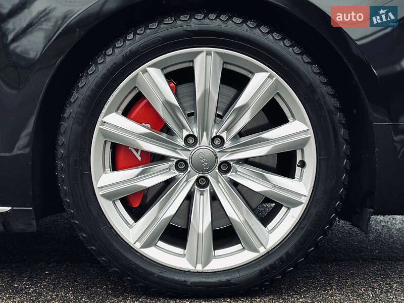 Седан Audi A8 2015 в Кременчуге