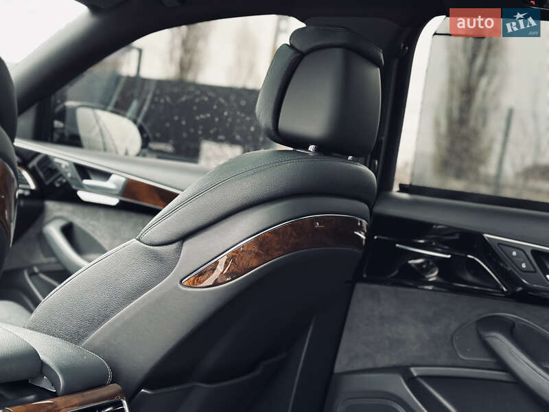 Седан Audi A8 2015 в Кременчуге