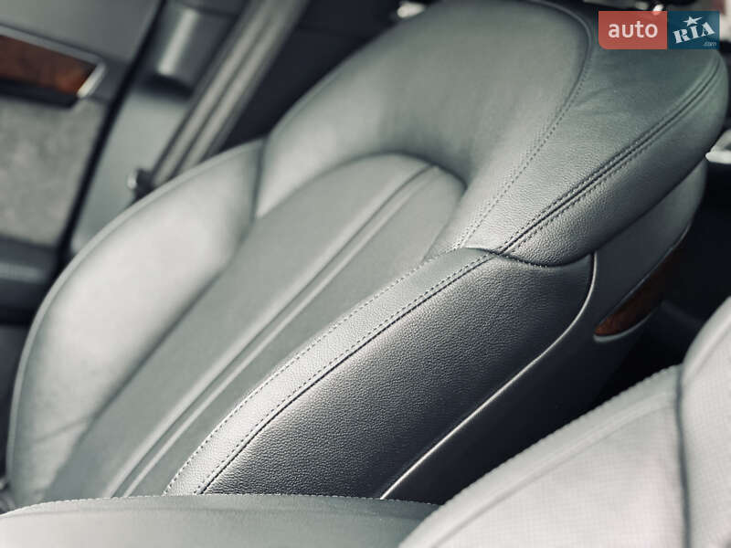 Седан Audi A8 2015 в Кременчуге