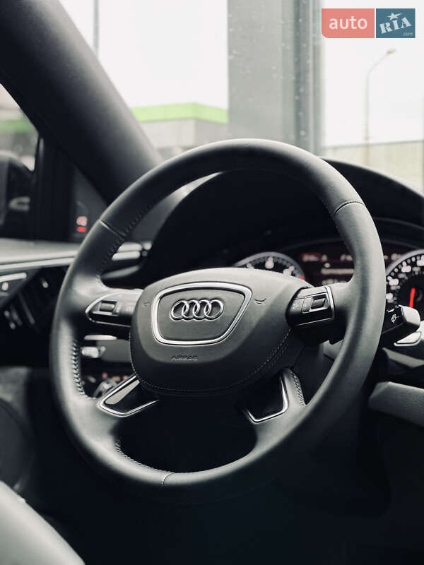 Седан Audi A8 2015 в Кременчуге