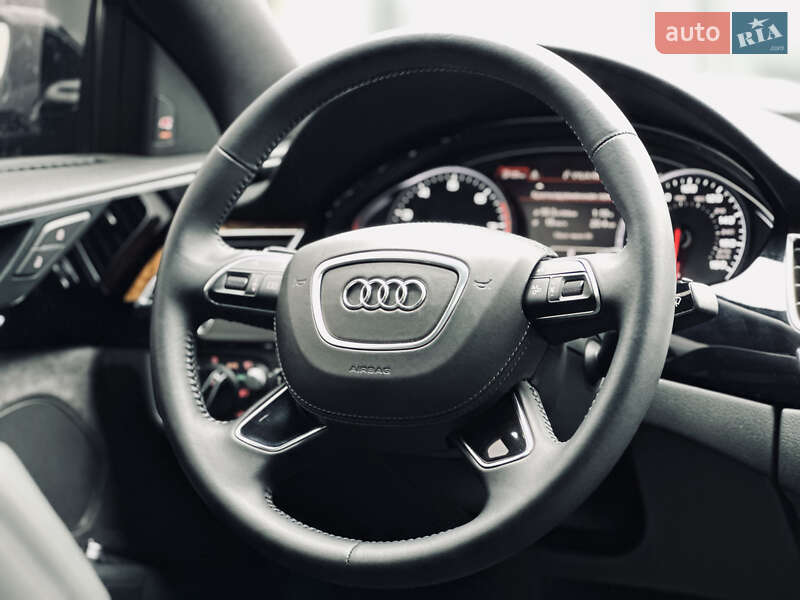 Седан Audi A8 2015 в Кременчуге