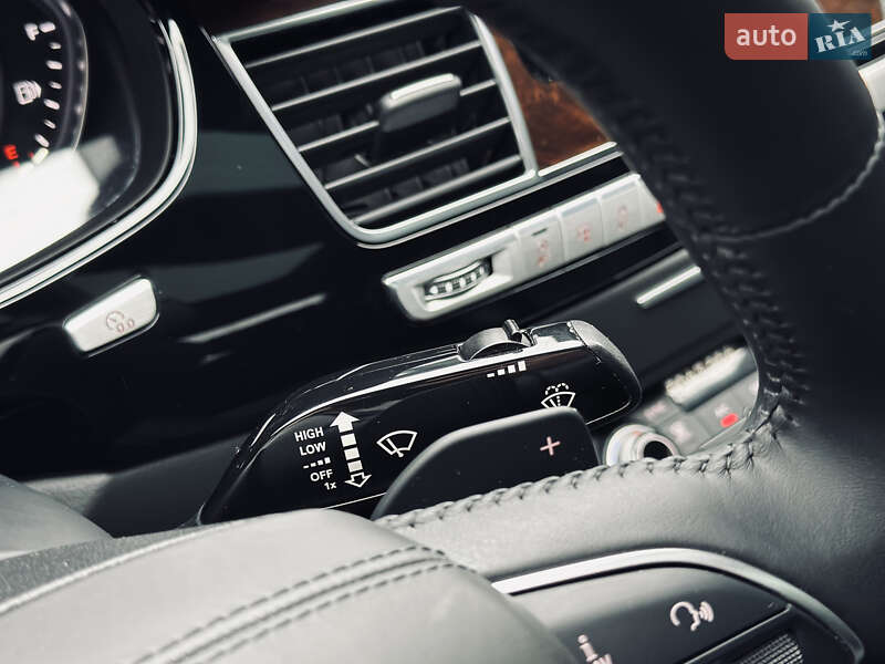 Седан Audi A8 2015 в Кременчуге