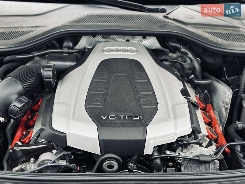 Седан Audi A8 2015 в Кременчуге