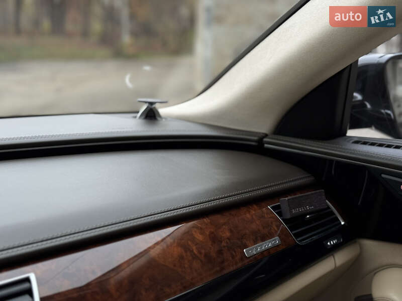 Седан Audi A8 2011 в Ивано-Франковске