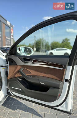 Седан Audi A8 2013 в Киеве