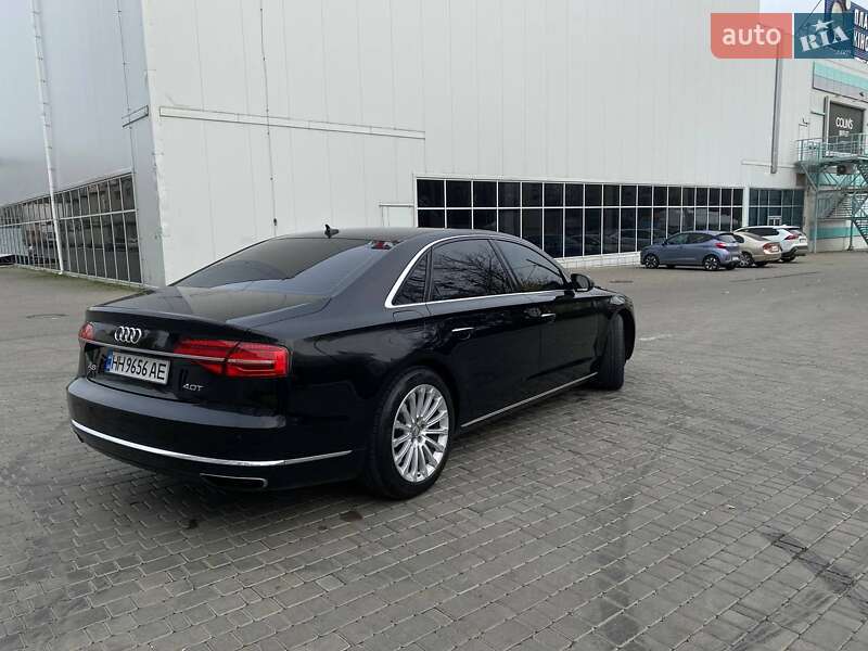 Седан Audi A8 2015 в Одесі