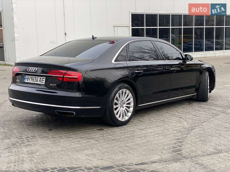 Седан Audi A8 2015 в Одесі