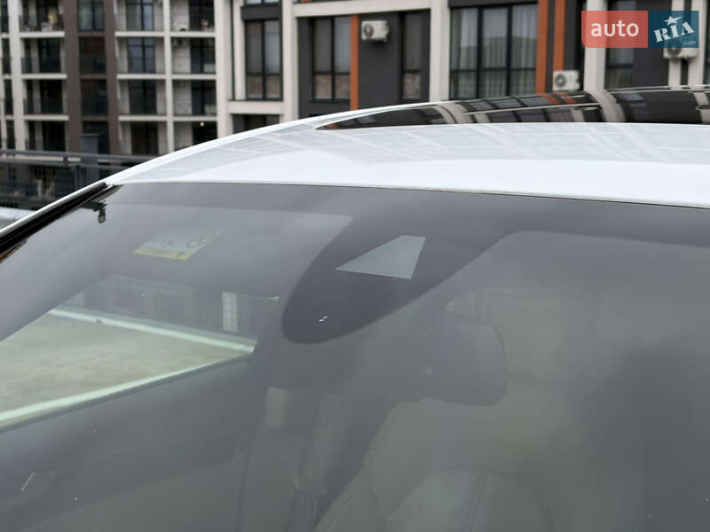 Седан Audi A8 2015 в Мукачево